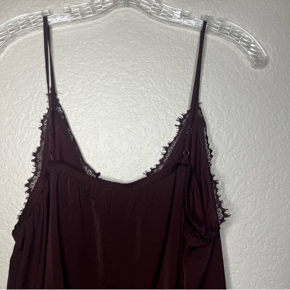 Express V-Neck Lace Trim Sleeveless Blouse Size: L - Picture 7 of 8